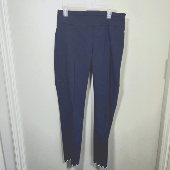 ⭐️Van Heusen Navy Stretch Ankle Pants With Scalloped Hem  Size 2 - Picture 1 of 4